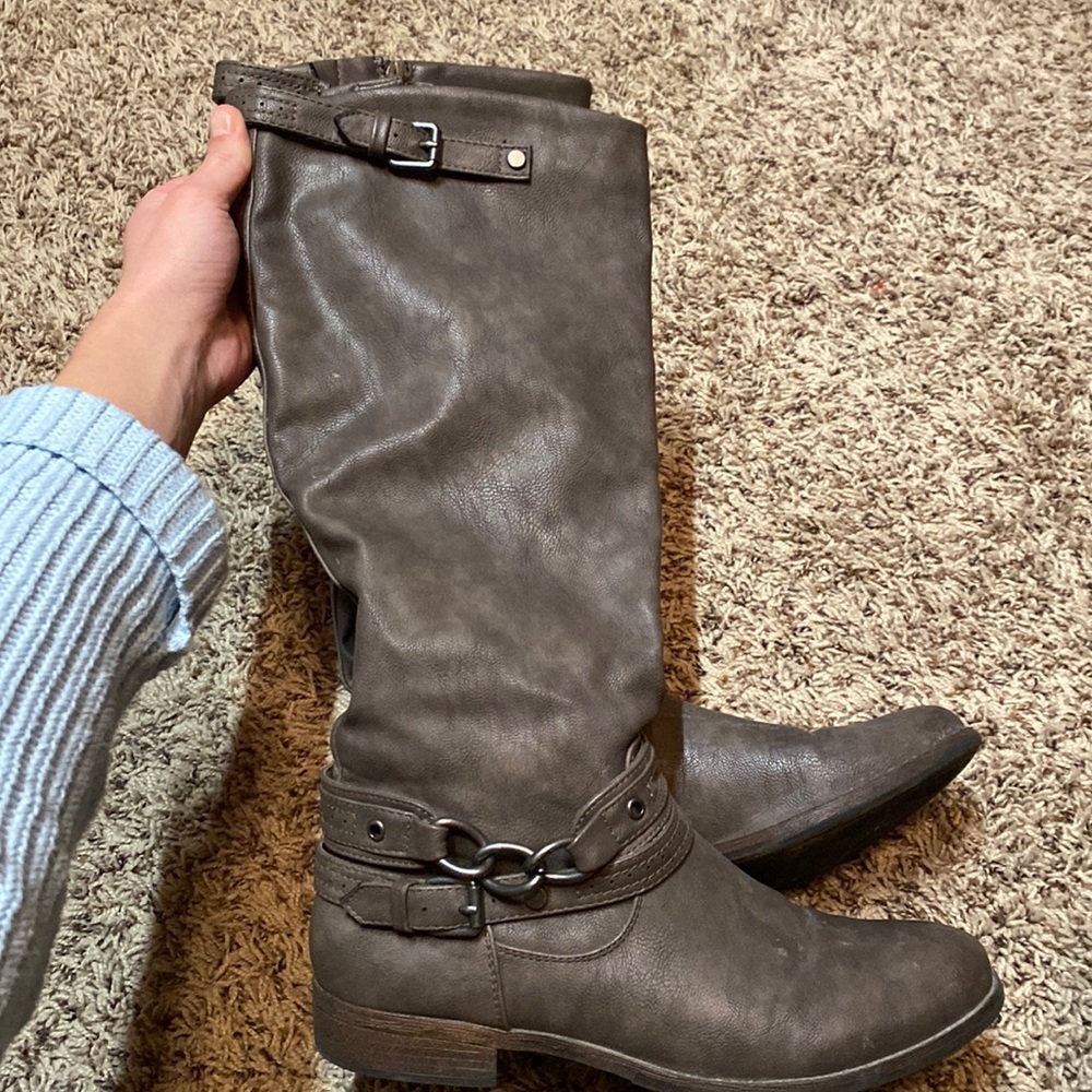 Calf high boots